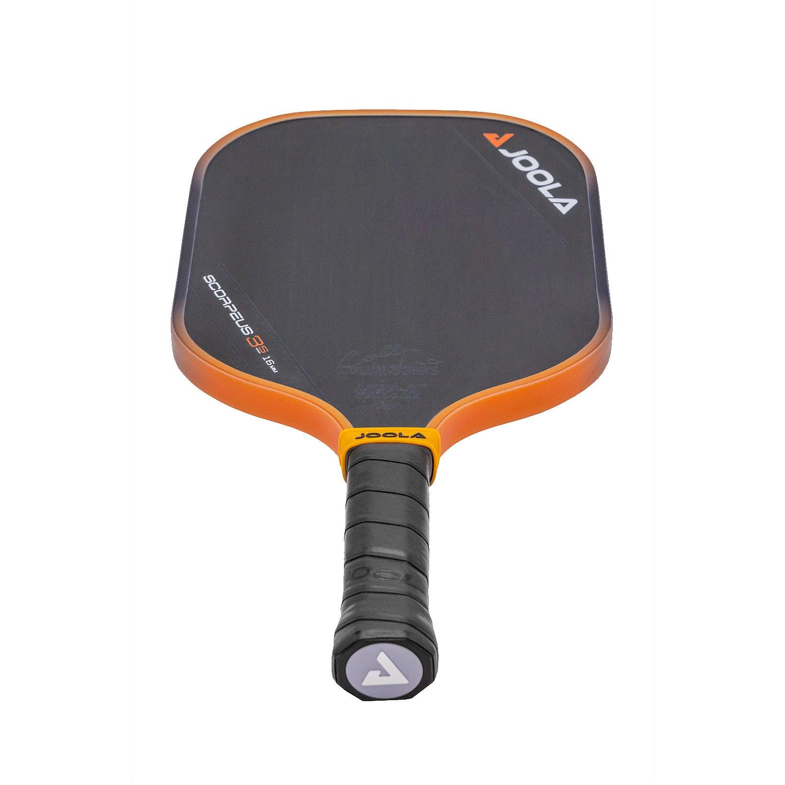 JOOLA Pickleball Schläger Collin Johns Scorpeus 3S 16 - Detailaufnahme des Griffbereichs für bessere Kontrolle.